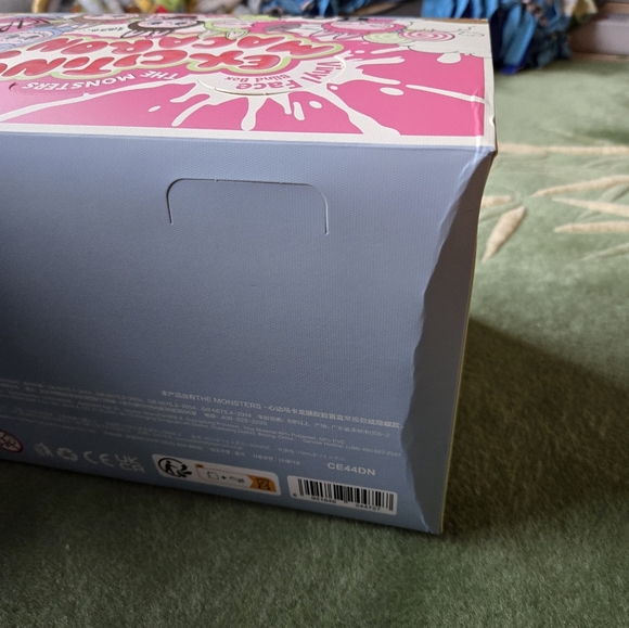 Pop Mart THE MONSTERS - Tasty Macarons Vinyl Face - A set of 6 (OPENED) - Picture 7 of 8